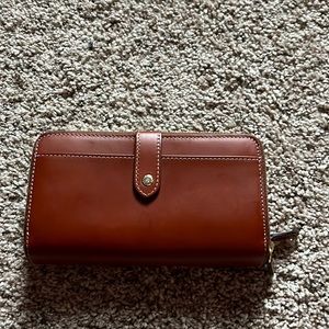 Woman’s wallet